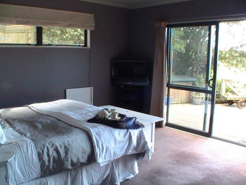 Miranda Sea View Apartment - Accommodation New Zealand 3
