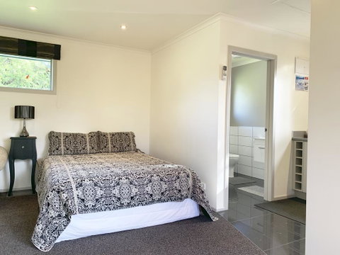 Mirror Creek Holiday Cottage - Accommodation New Zealand 2
