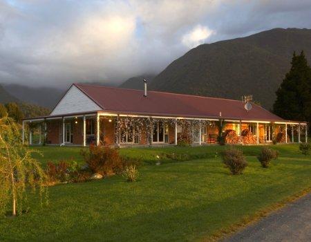 Misty Peaks - Accommodation New Zealand 0