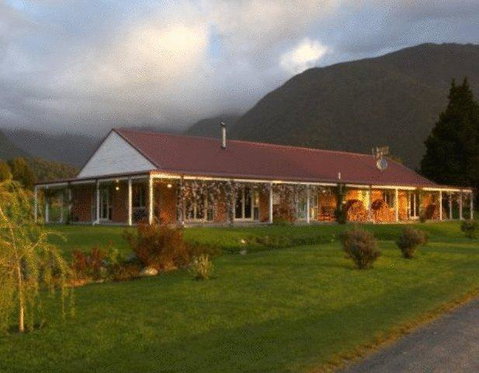 Misty Peaks - Accommodation New Zealand 1