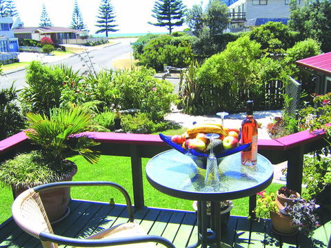 Moanarua Beach Cottage - Accommodation New Zealand 1