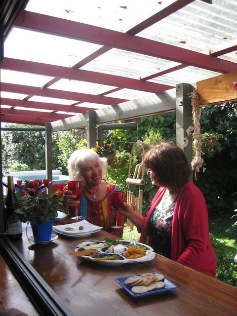 Moanarua Beach Cottage - Accommodation New Zealand 3
