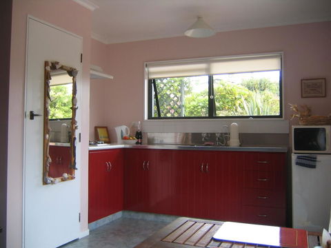Moanarua Beach Cottage - Accommodation New Zealand 2