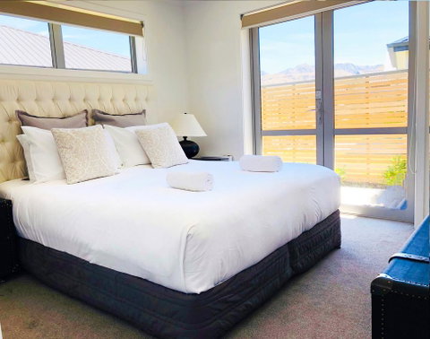 Modern Living - Accommodation New Zealand 0