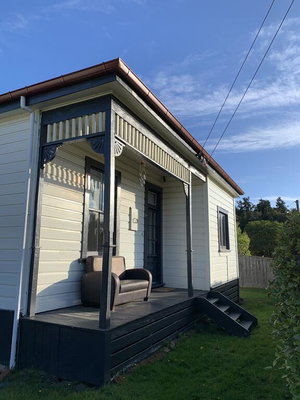 Moore St Cottage