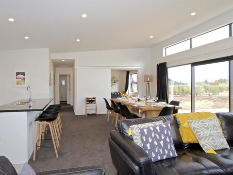 Mountain Adventure Spa Escape - Ohakune Holiday Home - Accommodation New Zealand 3