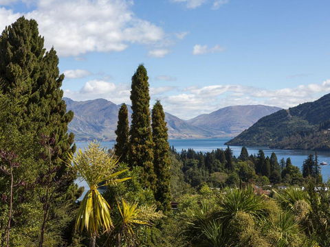 Mountain Utopia Luxury Holiday Home - Accommodation New Zealand 1