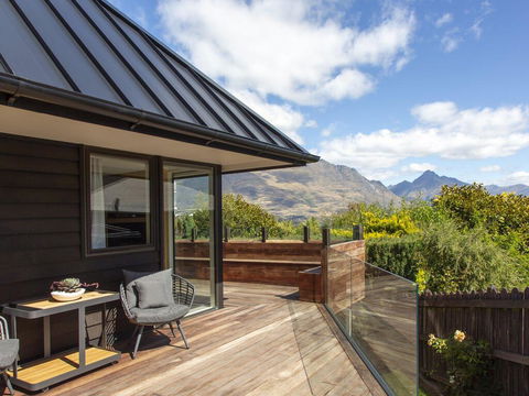 Mountain Utopia Luxury Holiday Home - Accommodation New Zealand 2