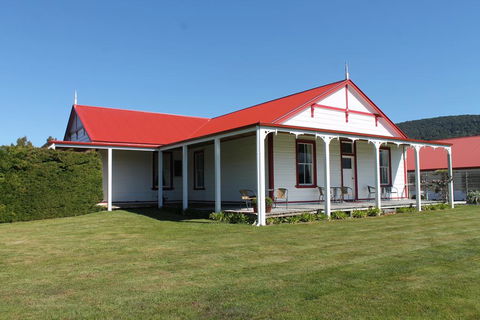 Murrells Grand View House - Accommodation New Zealand 3