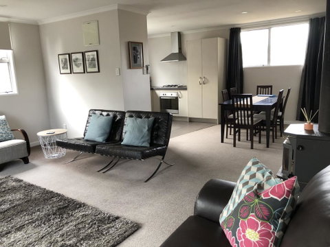 Nest On Jollie - Accommodation New Zealand 2