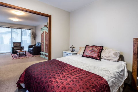 NEW Luxurious Private House - Accommodation New Zealand 3