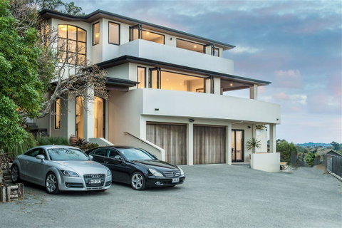 NEW Luxurious Private House - Accommodation New Zealand 0