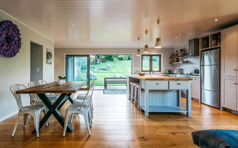 Nikau Views - Accommodation New Zealand 0