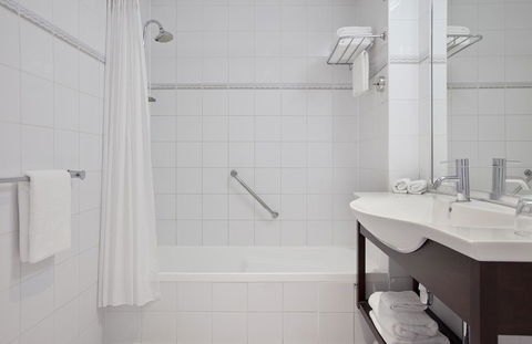 Novotel Rotorua Lakeside - Accommodation New Zealand 3