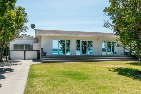 Number Six - Oneroa Holiday Home - Accommodation New Zealand 3