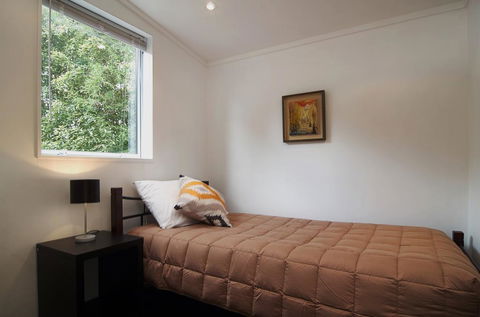 Nut Point Cottage - Accommodation New Zealand 3