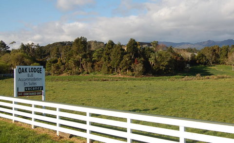 Oak Lodge - Accommodation New Zealand 1