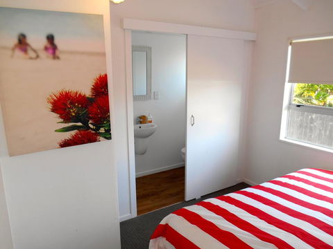 Ocean Beach Aloha - Mt Maunganui Holiday Home - Accommodation New Zealand 3