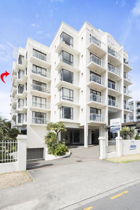 Ocean View Beach Escape - Top Floor Apartment, Mt Maunganui Base - Accommodation New Zealand 3