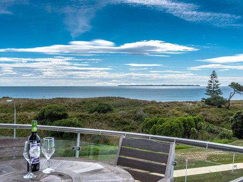 Ocean Views And BBQs - Papamoa Holiday Apartment - Accommodation New Zealand 0