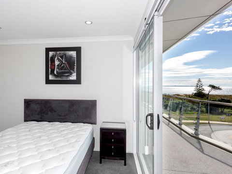 Ocean Views And BBQs - Papamoa Holiday Apartment - Accommodation New Zealand 3