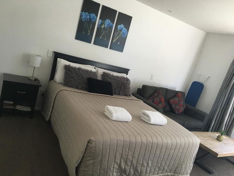 Ocean Waves Beachfront Motel - Accommodation New Zealand 3