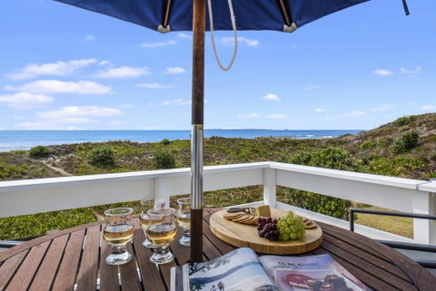 Oceanside Bach - Mount Maunganui Holiday Home - Accommodation New Zealand 0