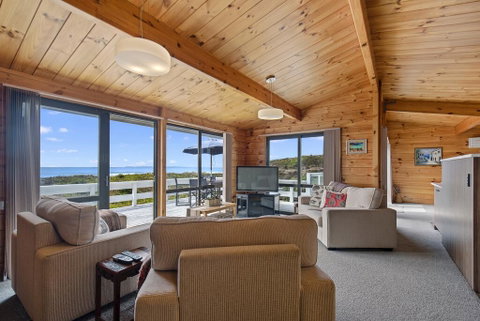 Oceanside Bach - Mount Maunganui Holiday Home - Accommodation New Zealand 2