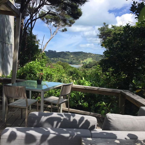 Oneroa Architecturally Designed Home With Seaview Plus Car - Accommodation New Zealand 3