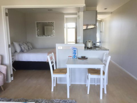 Oneroa Bay Villas - Accommodation New Zealand 2