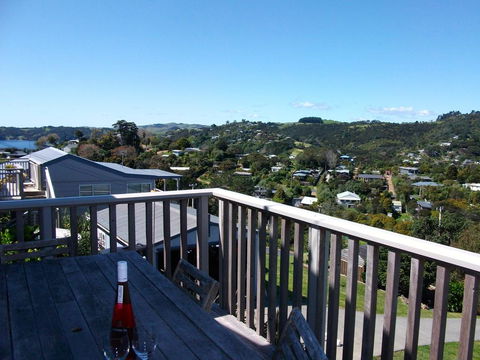 Onetangi Haven - Onetangi Holiday Home - Accommodation New Zealand 3