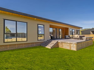 Opera Oasis - Whangapoua Holiday Home