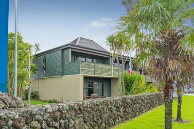 Pacific Harbour Views - Tairua Holiday Apartment