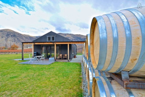 Pagan Vines Vineyard Accommodation - Accommodation New Zealand 0