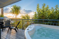 PALM BEACH PERFECTION PRIVATE SPA POOL WIFI SKY TV POSSIBLY A CAR