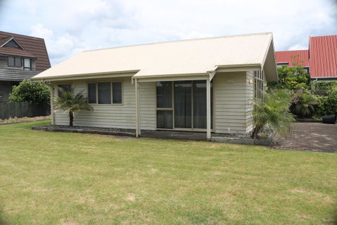 Pauanui Beach Retreat - Accommodation New Zealand 3