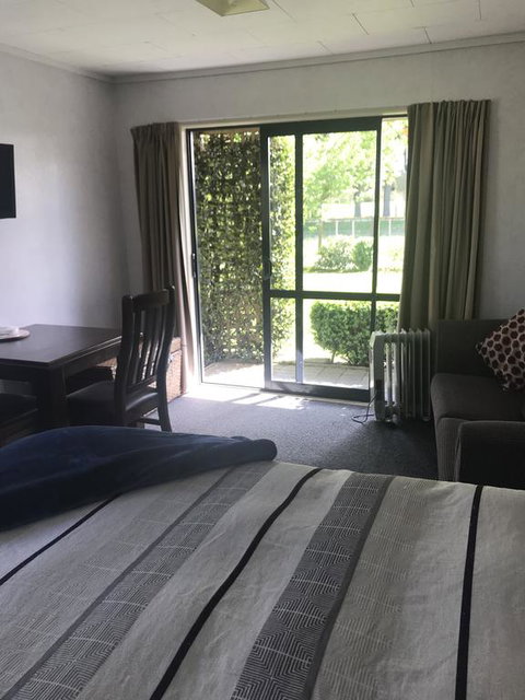 Peaceful And Private - Accommodation New Zealand 3