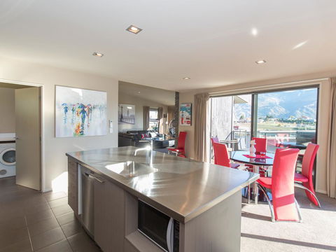 Picture Perfect - Wanaka Holiday Home - Accommodation New Zealand 1