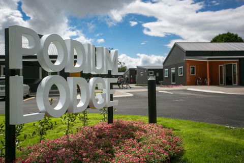 Podium Lodge - Accommodation New Zealand 0