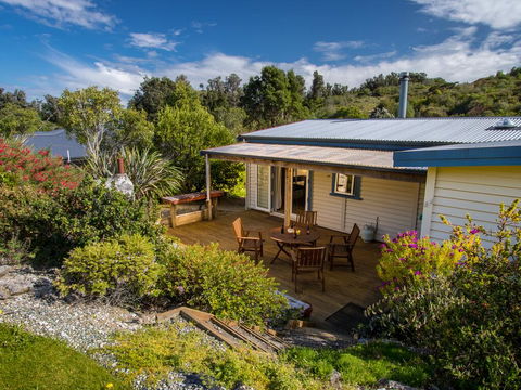 Pohara Beach House - Pohara Holiday Home - Accommodation New Zealand 0