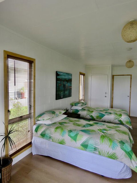 Pohutukawa Bach - Accommodation New Zealand 3
