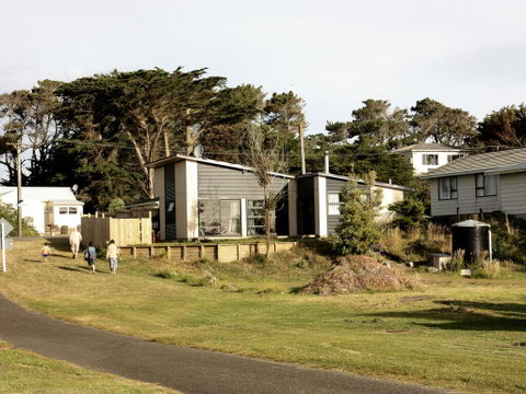 Ponderosa - Waitarere Beach Bach - Accommodation New Zealand 1