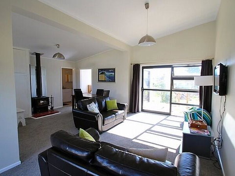 Ponderosa - Waitarere Beach Bach - Accommodation New Zealand 2