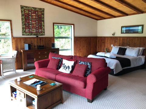 Pouakai Cabins - Accommodation New Zealand 3