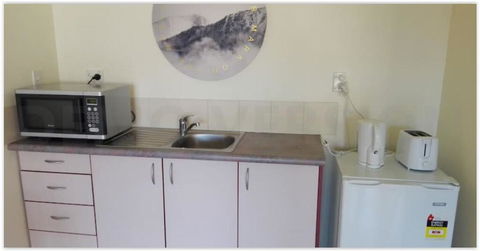 Private Room & Bathroom With A Cozy Queen Bed - Accommodation New Zealand 1