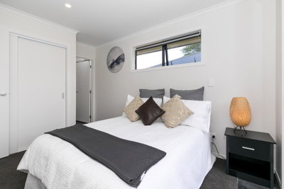 Private Room In A Brand New Apartment In City Cental
