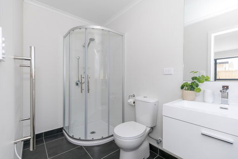 Private Room In A Brand New Apartment In City Cental - Accommodation New Zealand 3