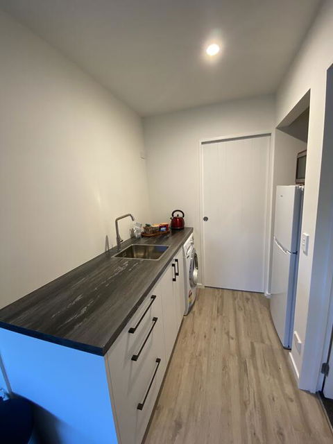 Private Unit With Stunning Lake Views - Accommodation New Zealand 2