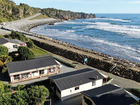 Punakaiki Beachfront Motels - Accommodation New Zealand 1