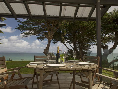 Quails Run - Kuaotunu Beachfront Holiday Home - Accommodation New Zealand 3